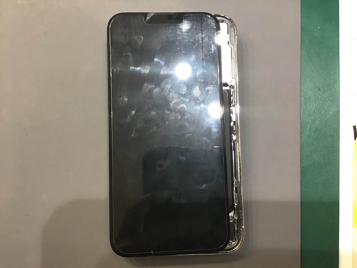 iPhone13Proならデータそのまま修理可能なスマホ修理工房セレオ相模原店へ！